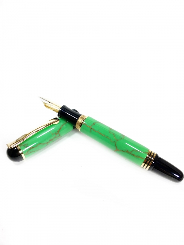 Churchill Gaspeite Fountain Pen