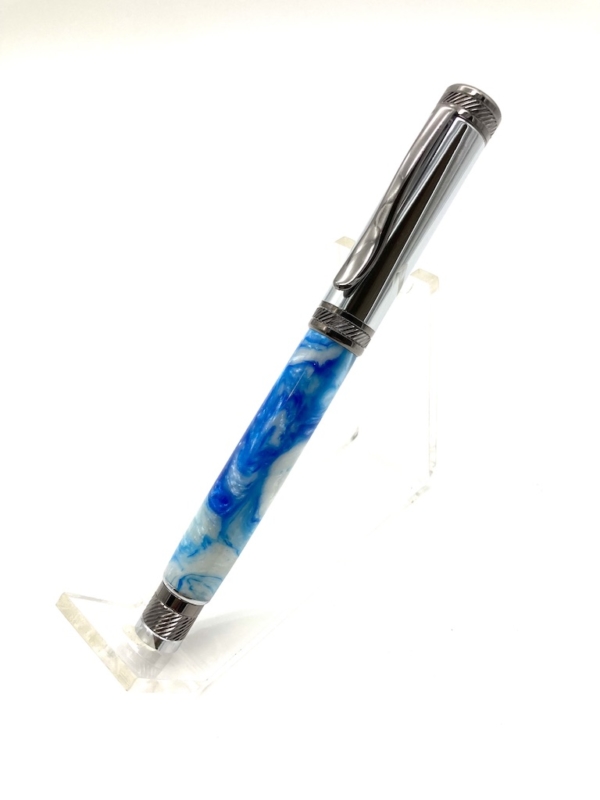 Magnetic Cap Pen Blue and White