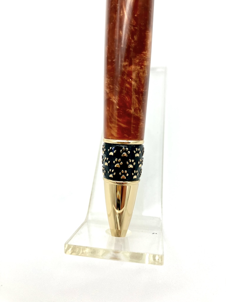Cat pen tip detail